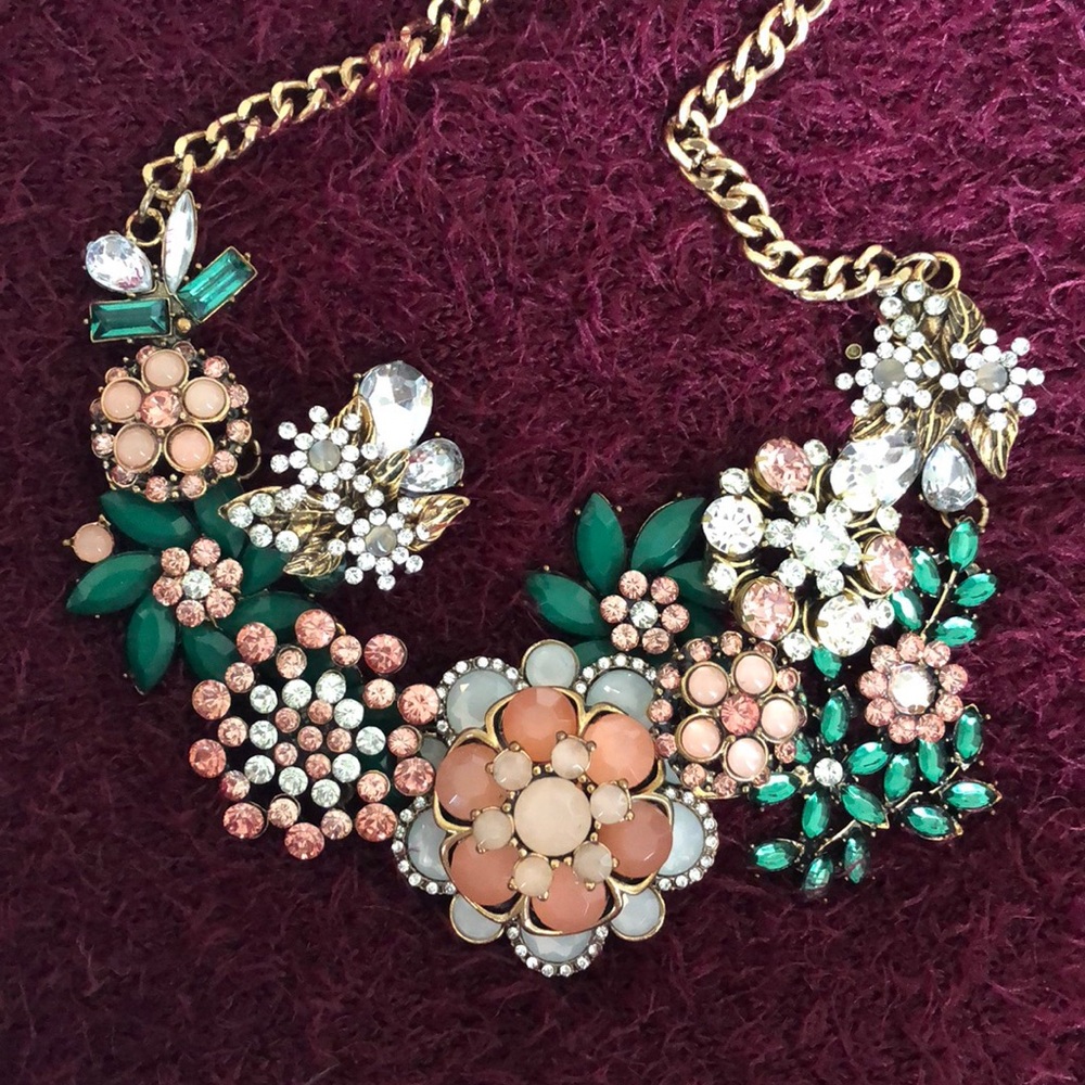 ModCloth Jeweled Statement Neclace - Picture 2 of 3